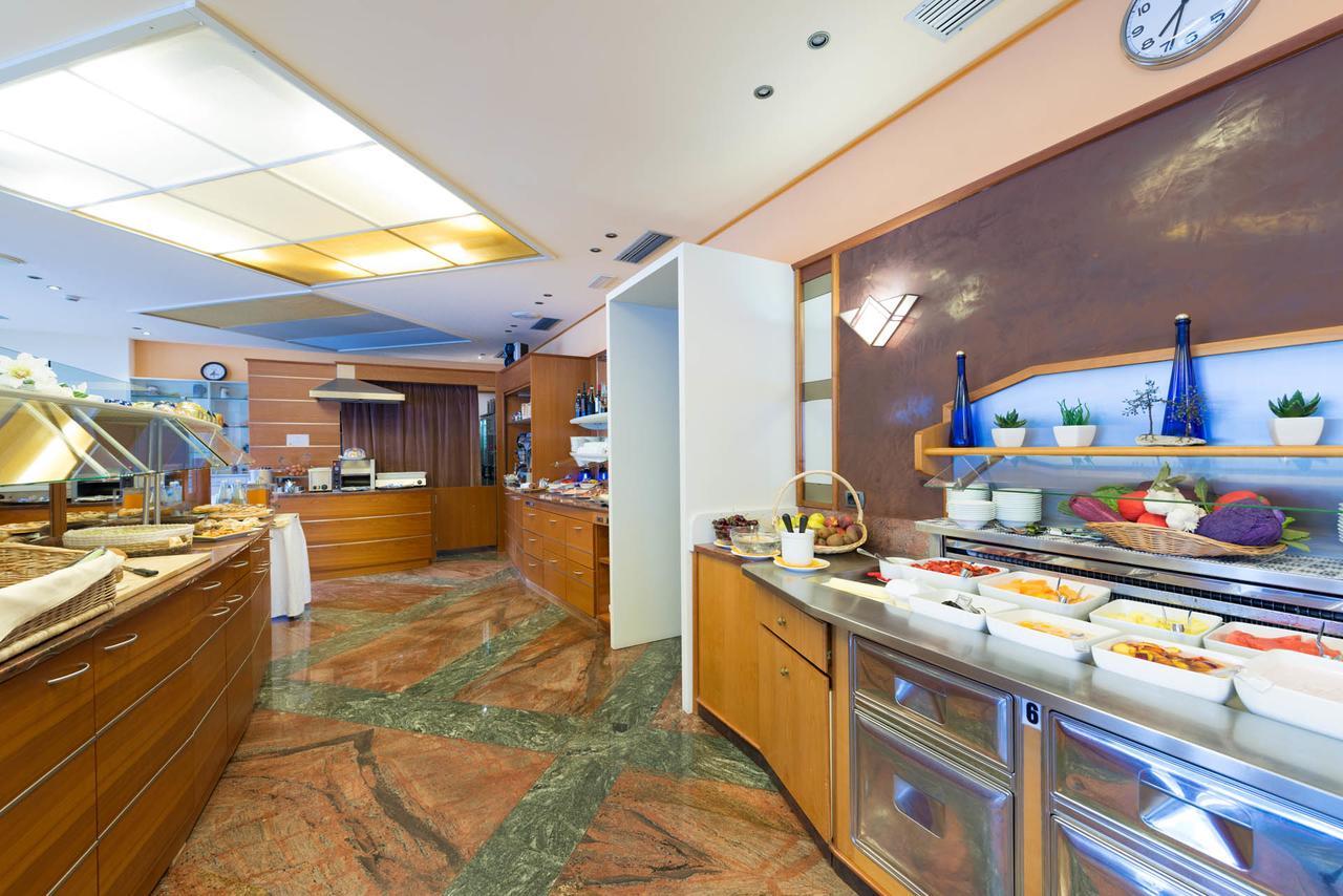 Hotel Venezia Malcesine Kültér fotó