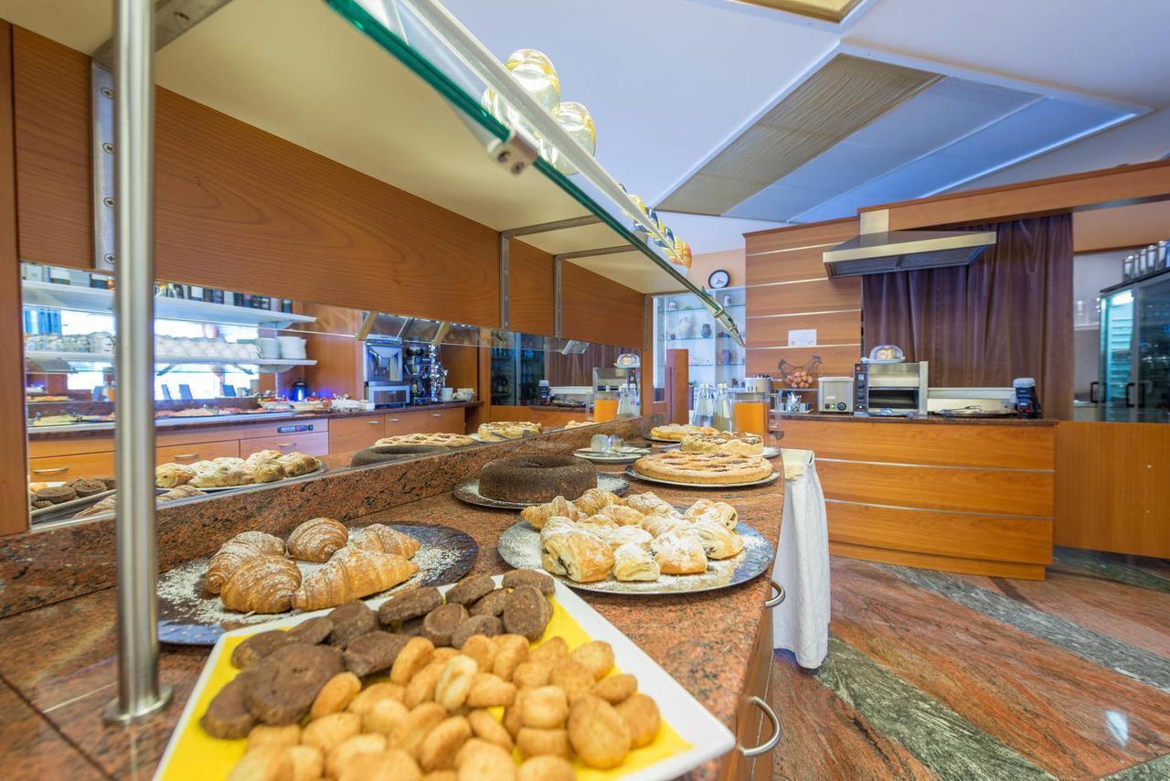 Hotel Venezia Malcesine Kültér fotó
